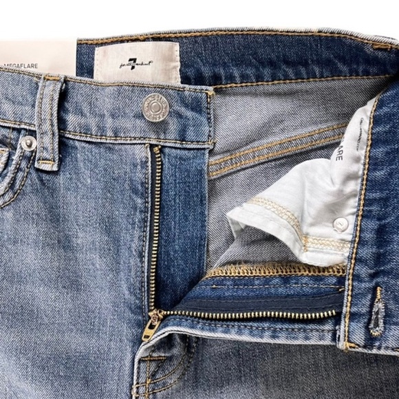 7 For All Mankind Lighter Wash Mega Flare High Rise? Women’s Denim Jeans NWT 25 - Picture 8 of 16